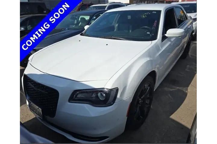 $19900 : Chrysler 300 2021 S V6 4dr S image 1