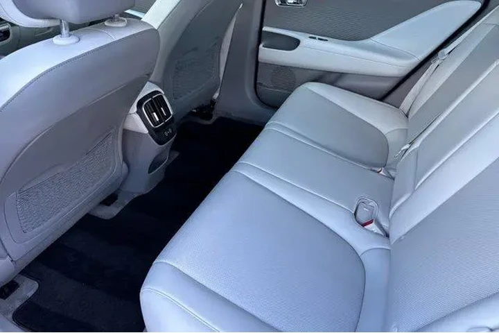 $26498 : Hyundai IONIQ 6 2024 SEL 4dr image 9