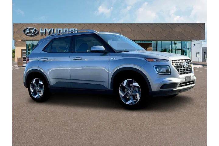 $20203 : Hyundai VENUE 2025 SEL 4dr C image 10