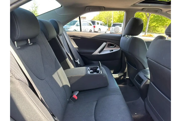 $15299 : 2011 Camry SE image 9