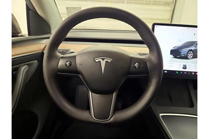 $34998 : Tesla Model Y 2024 AWD Long image 10