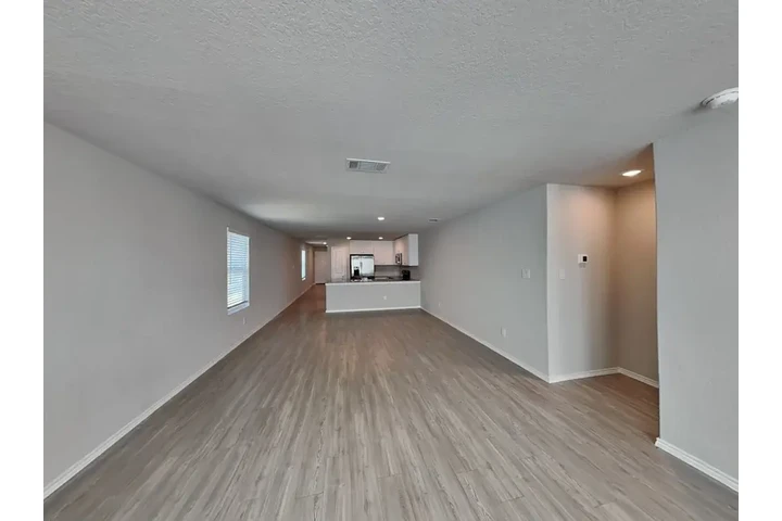 $972 : Comfortable Apartment image 5