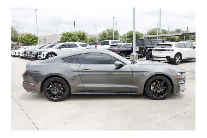 $15900 : Ford Mustang 2018 EcoBoost 2 image 5