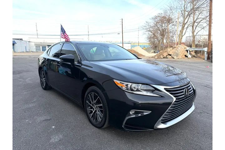 $11595 : 2016 ES 350 4dr Sdn image 9