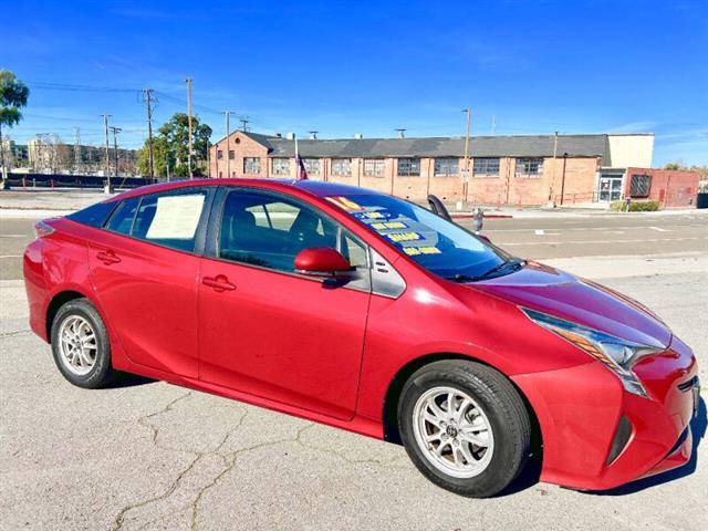 $18995 : 2016 Prius Two image 4