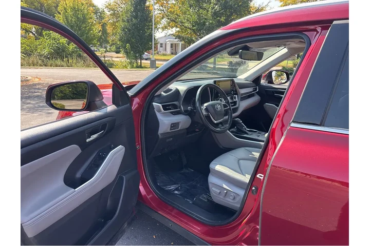 $40000 : Gold Certified2022 Highlander image 2