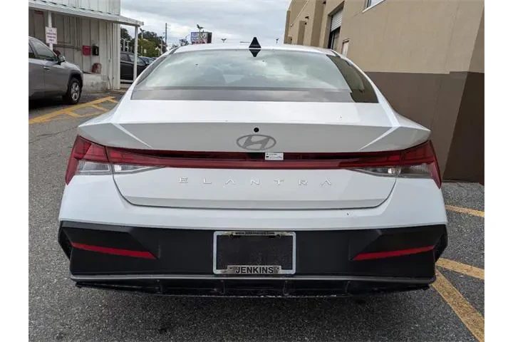 $24143 : Hyundai ELANTRA 2025 SEL Con image 5