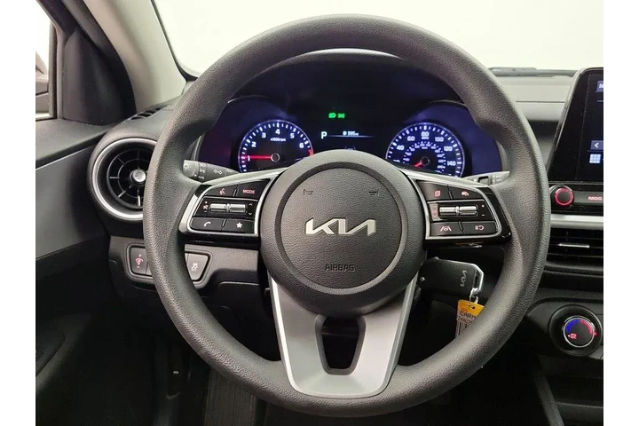 $18998 : Kia Forte 2023 LXS 4dr Sedan image 10