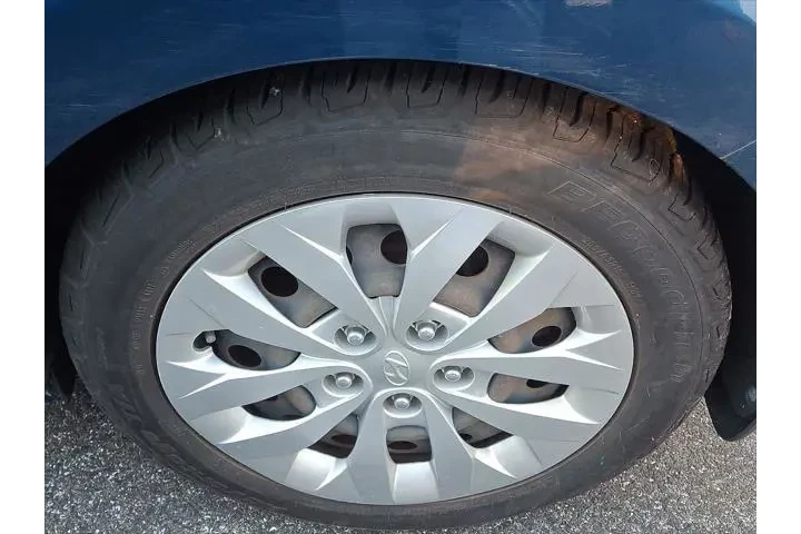 $12533 : Hyundai ELANTRA GT 2016 4dr image 8