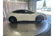 $27799 : Toyota Prius 2025 XLE 4dr Ha thumbnail