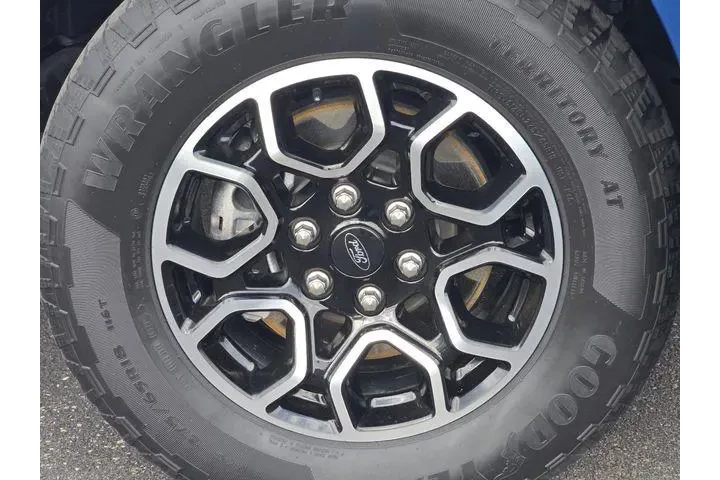 $33631 : Ford F-150 2023 4x4 XL 4dr S image 10