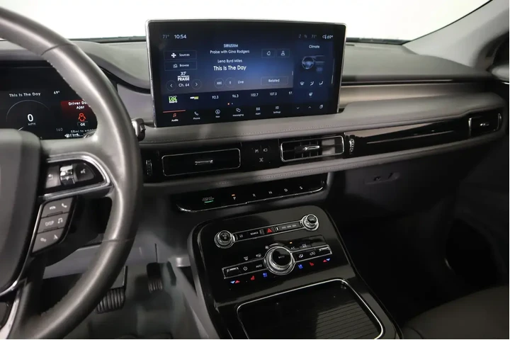 $35489 : Lincoln Nautilus 2022 AWD Re image 5