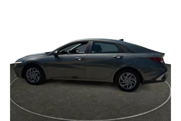 $23178 : Hyundai ELANTRA 2024 SEL 4dr image 2