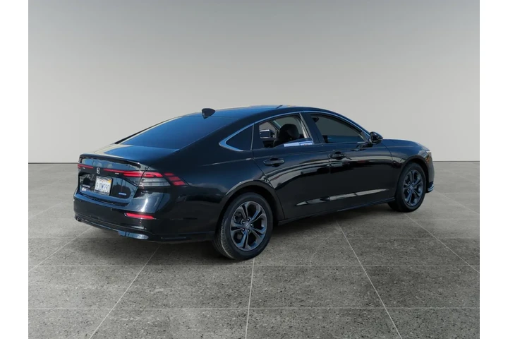 $28550 : Honda Accord Hybrid 2023 EX- image 5