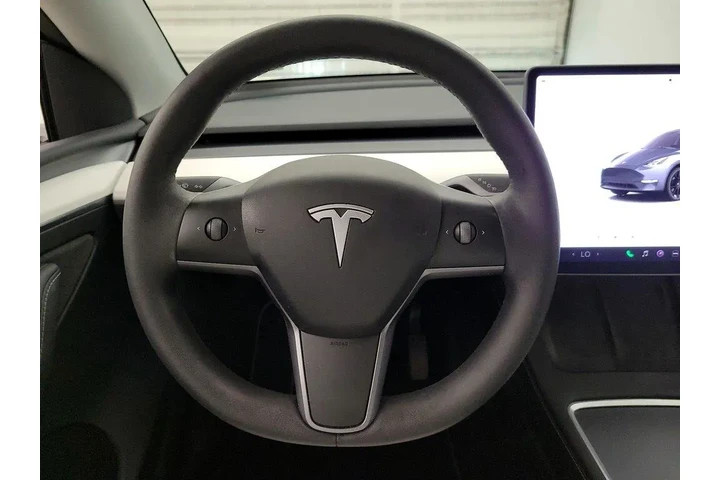 $35998 : Tesla Model Y 2023 AWD Long image 10