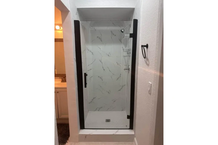 $1225 : RENTO ESTUDIO: HOMESTEAD,FL image 3