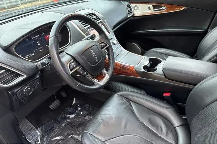 $24985 : Lincoln Nautilus 2019 AWD Re image 10