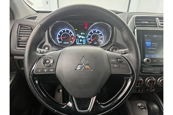 $17998 : Mitsubishi Outlander Sport 2 image 10