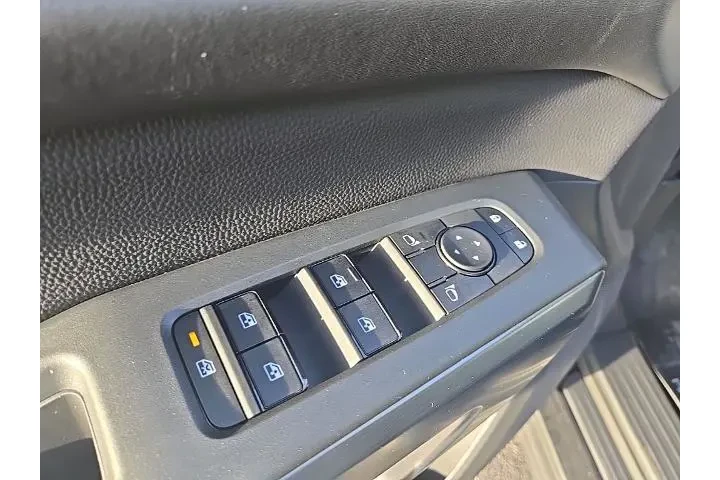 $39892 : Nissan Pathfinder 2025 AWD S image 10