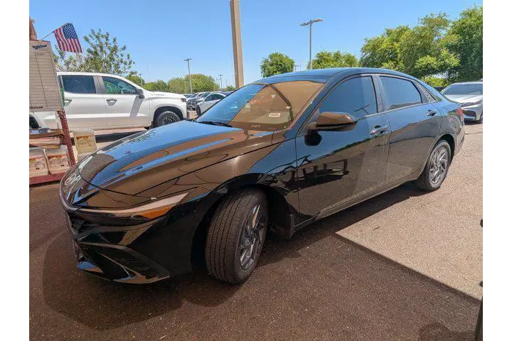 $20451 : Hyundai ELANTRA 2024 SEL 4dr image 6