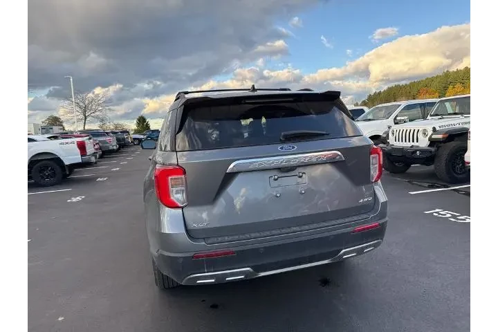 $32825 : Ford Explorer 2023 AWD XLT 4 image 8