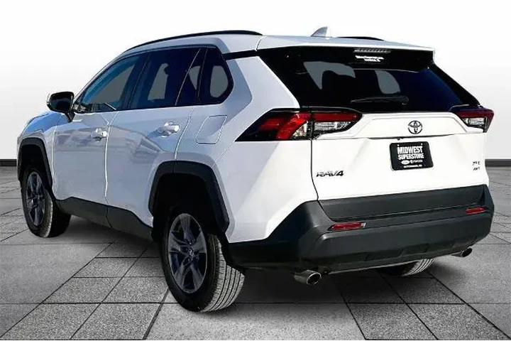 $31467 : Toyota RAV4 2022 AWD XLE 4dr image 10