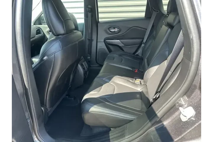 Jeep Cherokee 2022 4x4 Latit image 9