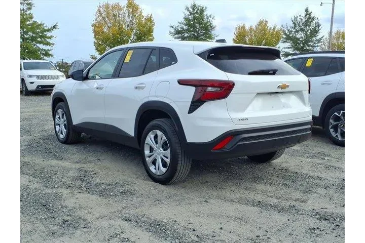 $19650 : Chevrolet Trax 2024 LS 4dr C image 9