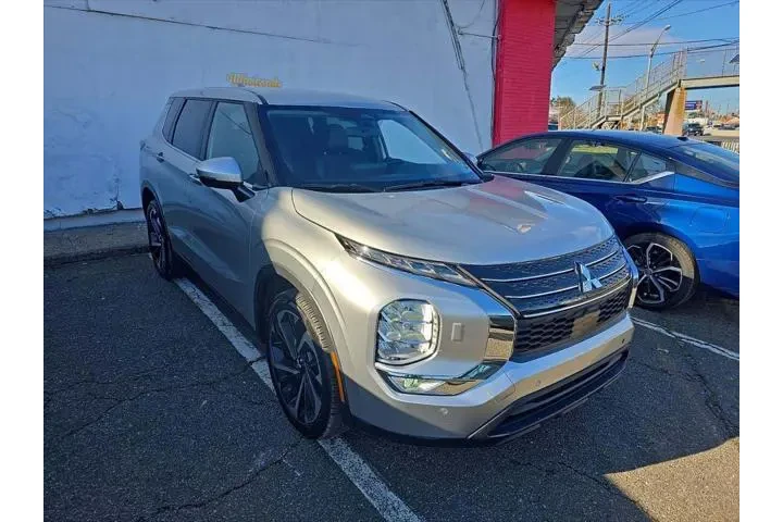 $24993 : Mitsubishi Outlander 2024 AW image 2