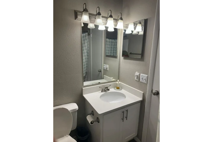 $850 : Cerca a Universal image 5