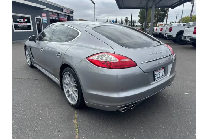 $17998 : 2010 Panamera S image 8