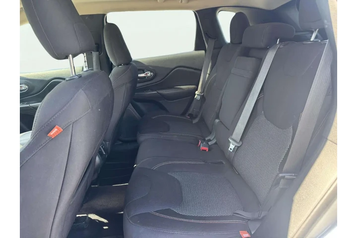 $10999 : 2017 Cherokee image 8