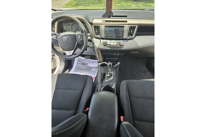 $8900 : 2015 Toyota RAV4 XLE image 7