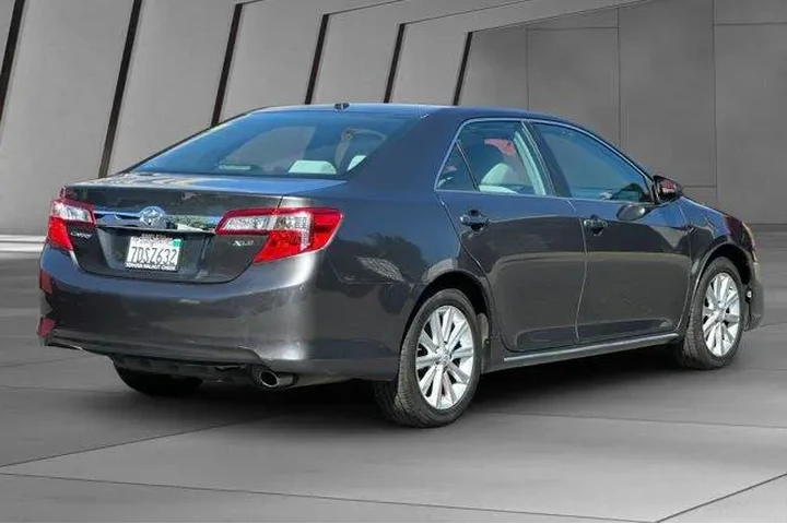 $17400 : Toyota Camry 2014 XLE 4dr Se image 4
