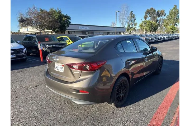 $10995 : Mazda Mazda3 2015 i Sport 4d image 3