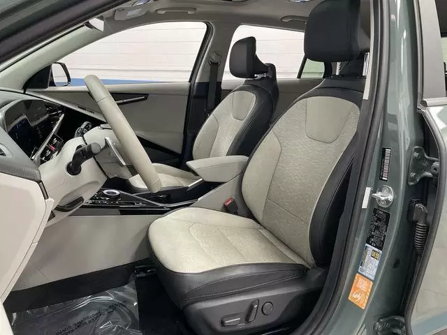 $27659 : Pre-Owned 2023 Niro EV Wave image 4