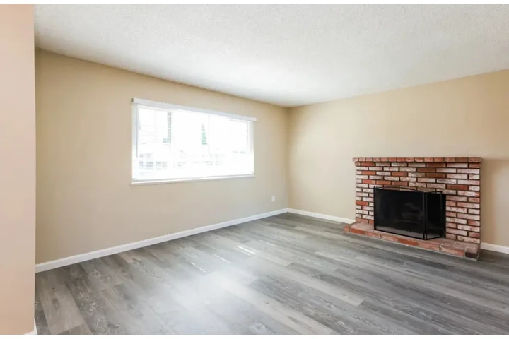 $2145 : 2 Bed 2 Bath In Los Angeles image 3