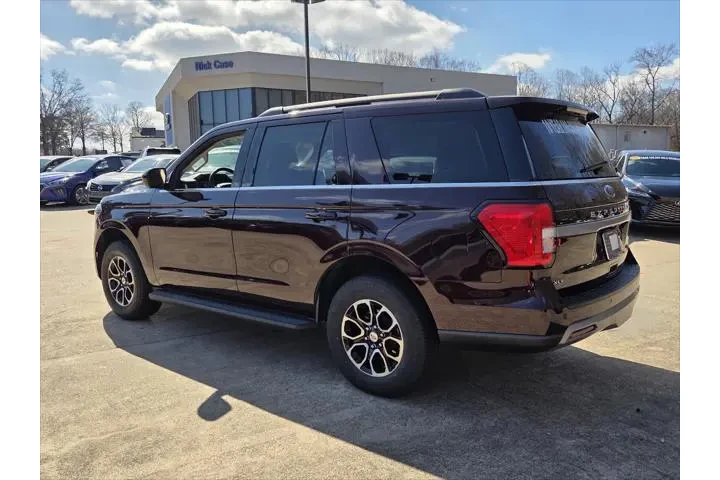 $38593 : Ford Expedition 2024 4x2 XLT image 8