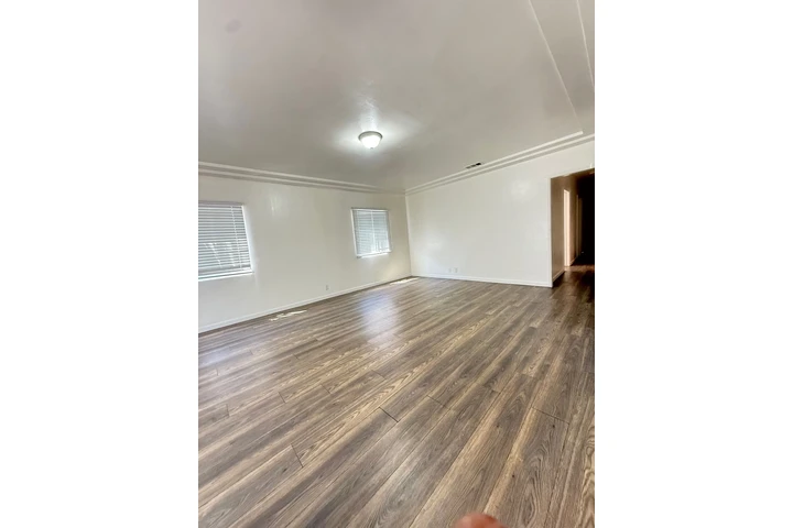 $3399 : Casa en Renta en South Gate image 4