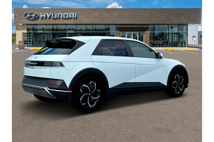 $27670 : Hyundai IONIQ 5 2024 SEL 4dr image 8