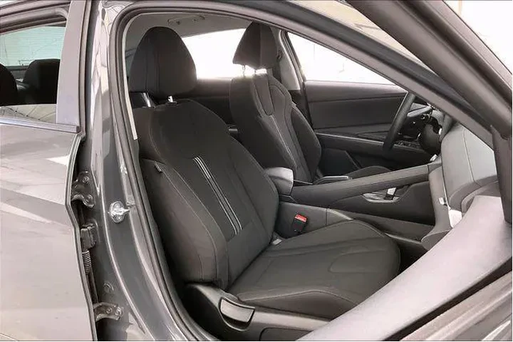 $20490 : Hyundai ELANTRA 2023 SEL 4dr image 7