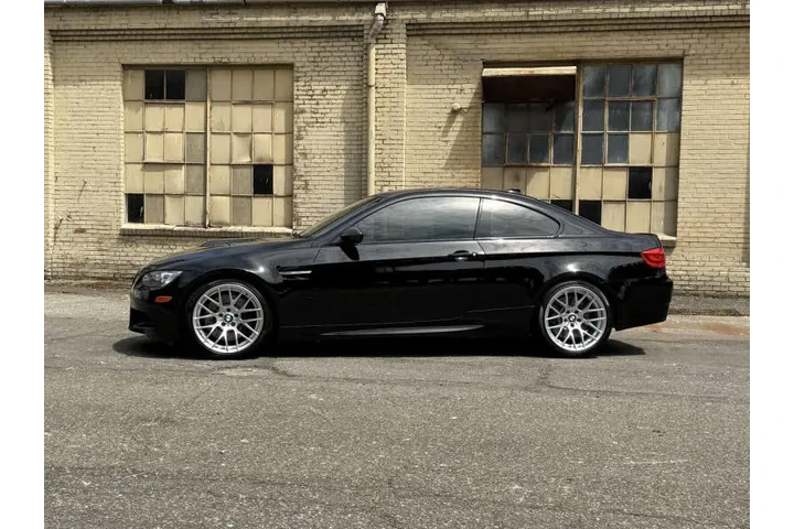 $56988 : 2012 BMW M3 image 5