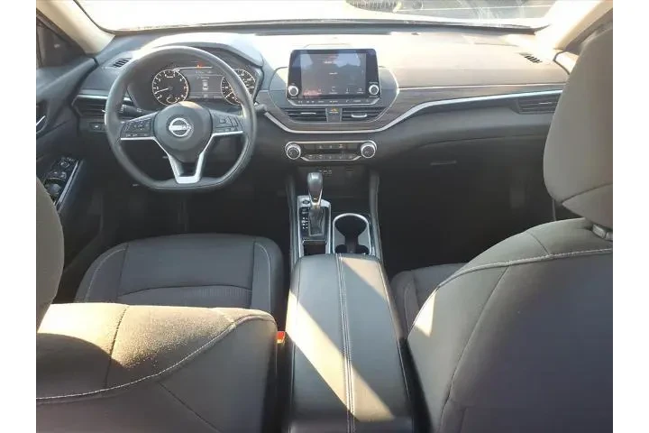 $17095 : Nissan Altima 2023 2.5 SV 4d image 10