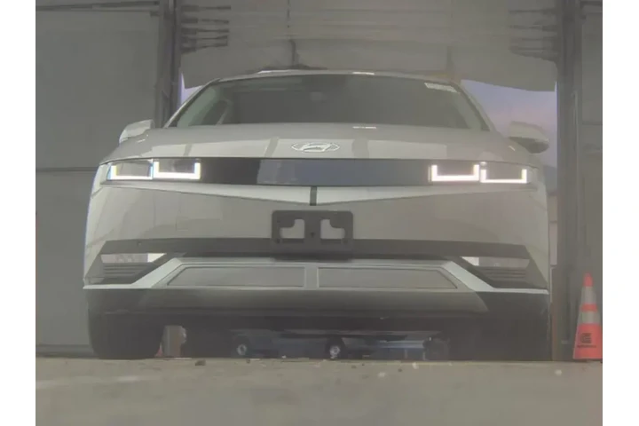 $23490 : Hyundai IONIQ 5 2024 SEL 4dr image 3