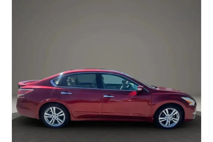 $10400 : 2014 Altima 3.5 SL image 9
