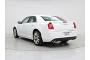 $17998 : Chrysler 300 2019 Touring 4d thumbnail