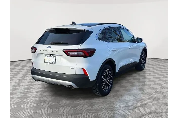 $35654 : Ford Escape Plug-In Hybrid 2 image 7