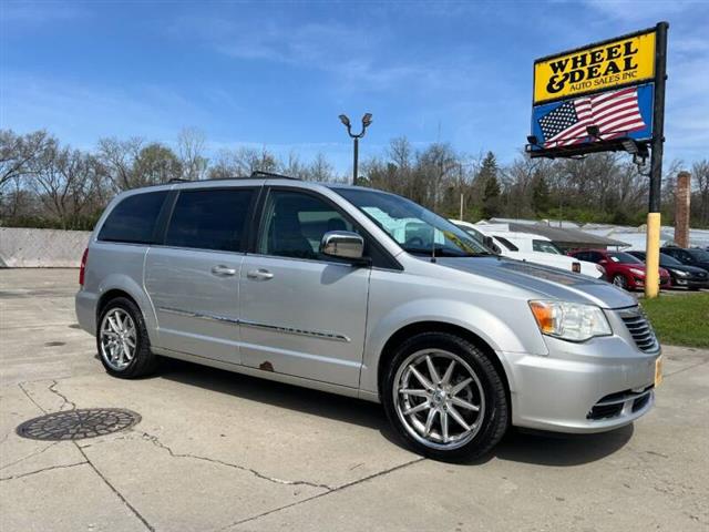 $5995 : 2012 Town and Country Touring image 2