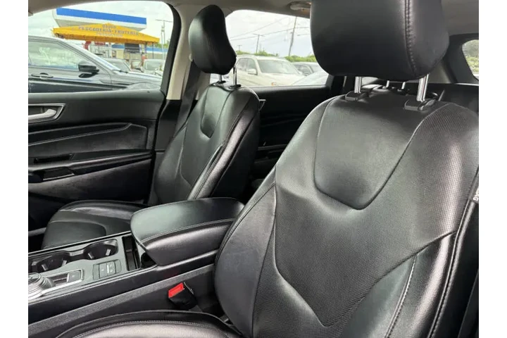 $9800 : 2019 Edge Titanium image 6