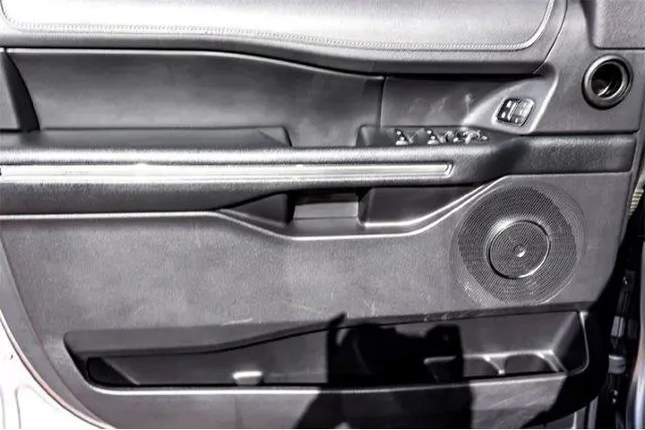 $37599 : Ford Expedition 2024 4x2 XLT image 10